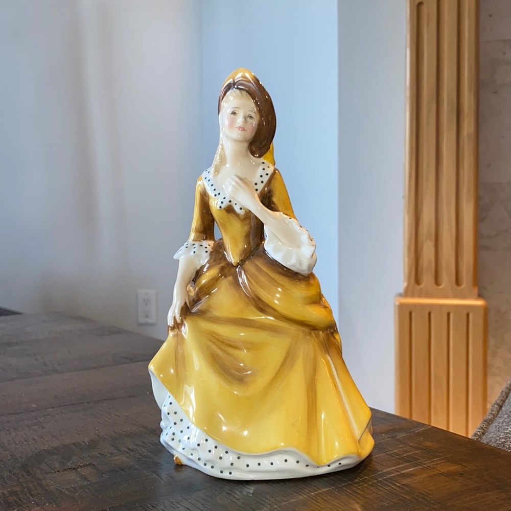 vintage royal doulton HN 2275 sandra bone china figure
